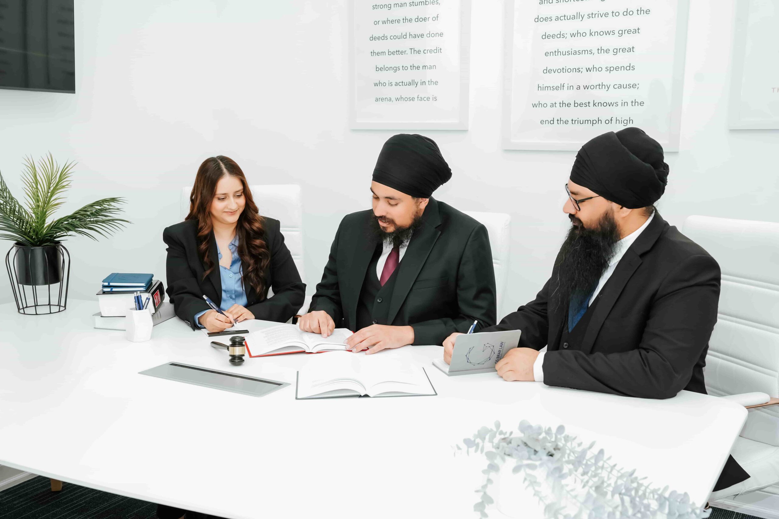 Common Mistakes in Estate Planning and How a Wills & Estate Lawyer Can Help